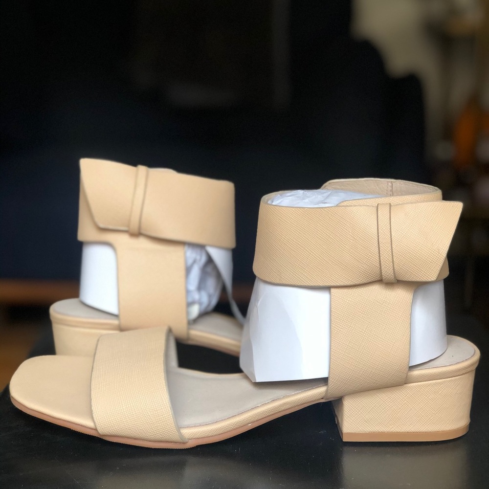 *Never worn* Matisse sandal, nude sz 10